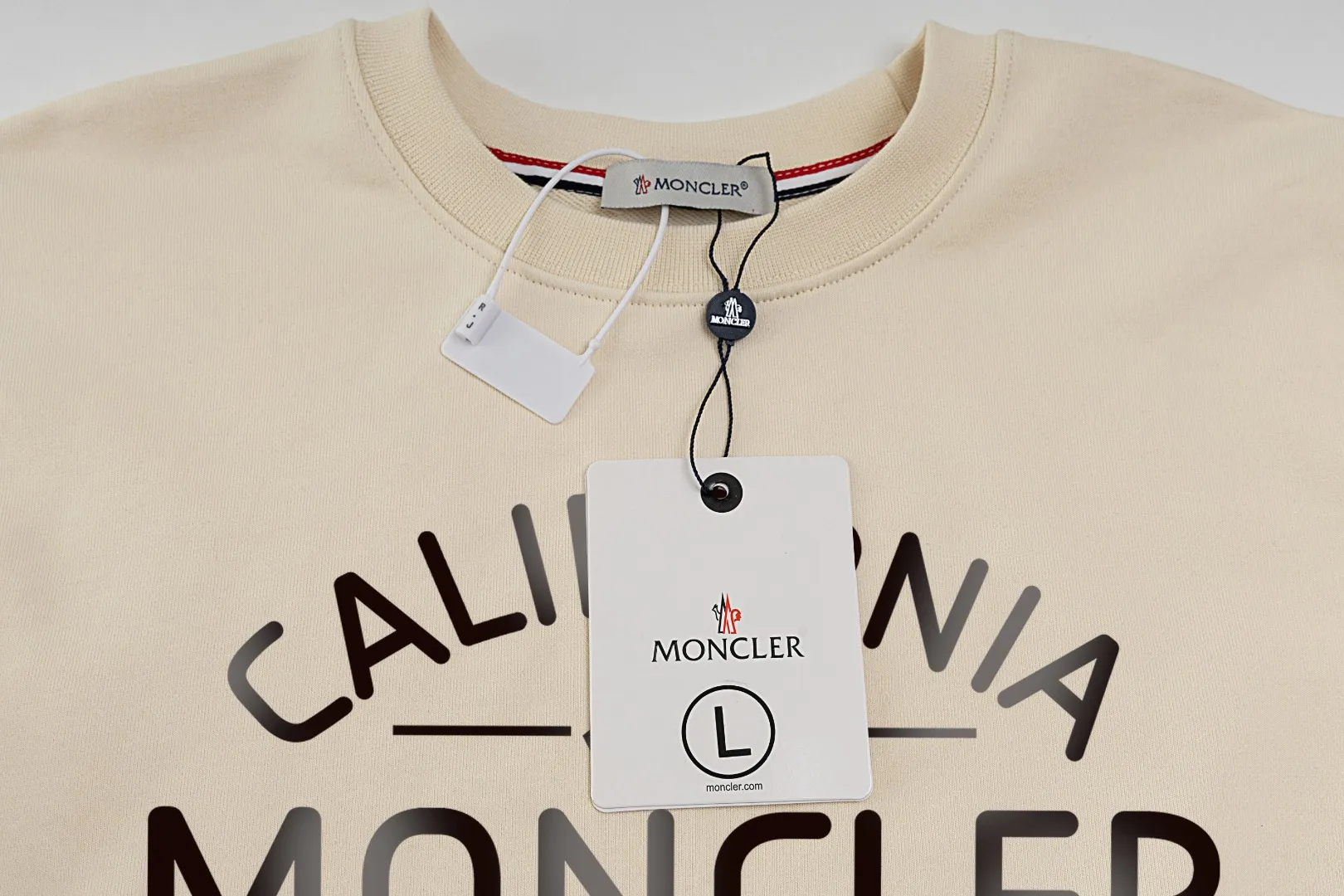 【 Quality】【 MONCLER】【In Stock 】 2024 New Arrival Premium 3D LOGO ， ， Premium ⚠️ ： 460 ， 21S 10S 26/2 1*1 ！ ， ， ， ， ， ！ Same Style ✔️ Same Style： ❗ ✔️【 Same Style， In Stock！】 ➡️Size：S M L XL XXL ➡️ ：Black White ⚠️Size Size